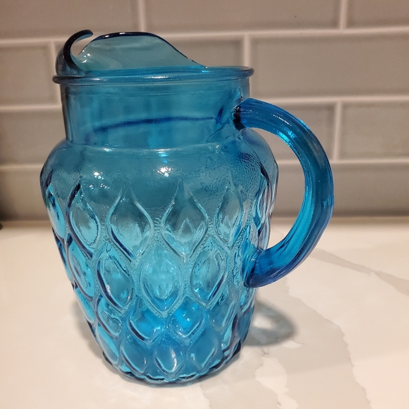 Vintage aqua blue pitcher, approximately 9 inches tall - Picture 2 of 8